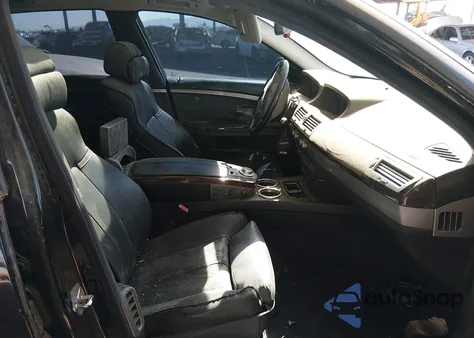 2006 BMW 750Li z USA, uszkodzony, nr VIN WBAHN83556DT26501